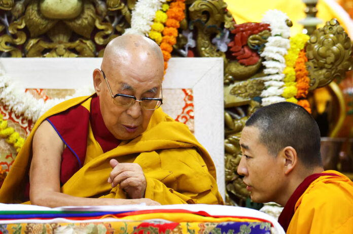 ਦਲਾਈ ਲਾਮਾ ਨੇ ਮਨਾਇਆ ਆਪਣਾ 90ਵਾਂ ਜਨਮਦਿਨ, ਚੀਨ ਨੂੰ ਦਿੱਤਾ ਸਾਫ਼ ਸੰਦੇਸ਼: “ਮੈਂ 130 ਸਾਲ ਤੋਂ ਵੀ ਵੱਧ ਜੀਉਣਾ ਚਾਹੁੰਦਾ ਹਾਂ”