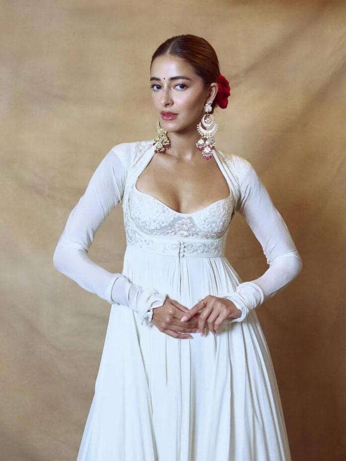 ਅਨਨਿਆ ਪਾਂਡੇ ਨੇ ਰੋਹਿਤ ਬਾਲ ਦੇ ਆਨਾਰਕਲੀ ਲੁੱਕ ਨਾਲ ਦਿੱਖਾਇਆ Umrao Jaan ਨੂੰ ਸ਼ਾਨਦਾਰ ਟ੍ਰਿਬਿਊਟ