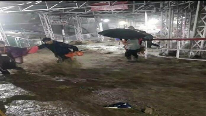 ਖਰਾਬ ਮੌਸਮ ਕਾਰਨ ਮਾਤਾ ਵੈਸ਼ਨੋ ਦੇਵੀ ਦੀ ਯਾਤਰਾ ਰੋਕੀ ਗਈ, ਸ਼ਰਧਾਲੂਆਂ ਨੂੰ ਤੁਰੰਤ ਵਾਪਸ ਜਾਣ ਦੀ ਅਪੀਲ